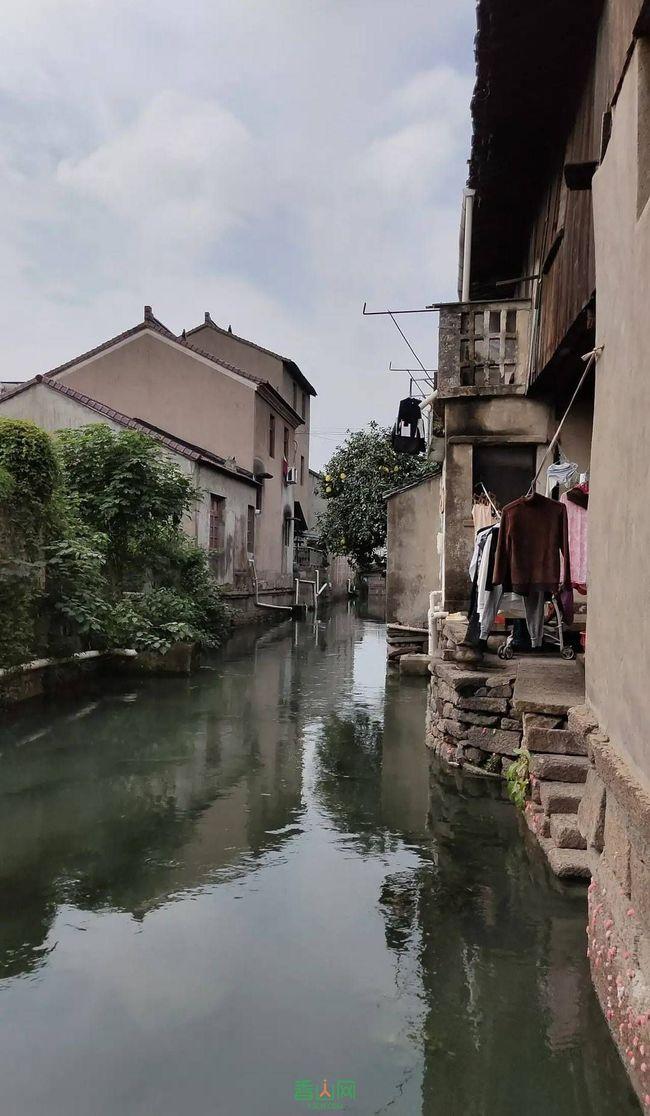 逃出美丽度假胜地